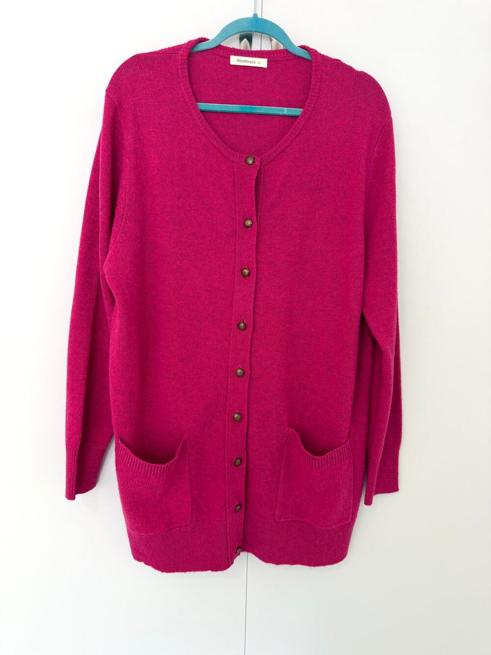 WOOLOVERS Women's Lambswool Ladies Crew Neck Cardigan in Magenta Pink